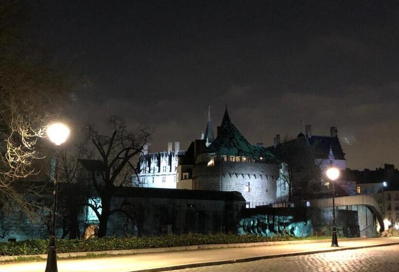 پانسیون La Maison D Hôtes Nantes Centre