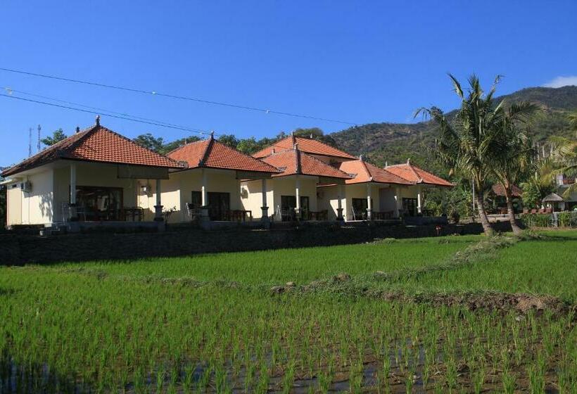 پانسیون Taman Padi Villa