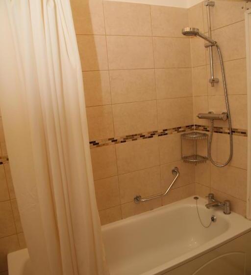 پانسیون Victorin House   All Rooms Are En Suite