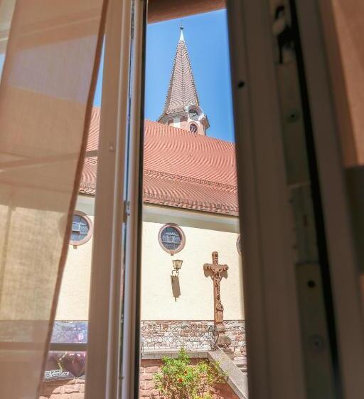 هاستل Risa Hotel Village   Engel & Kreuz