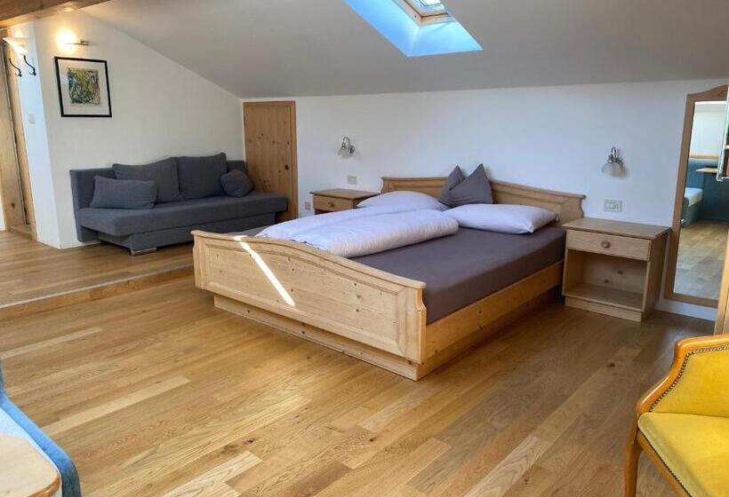 تختخواب و صبحانه Garni Residence Trocker