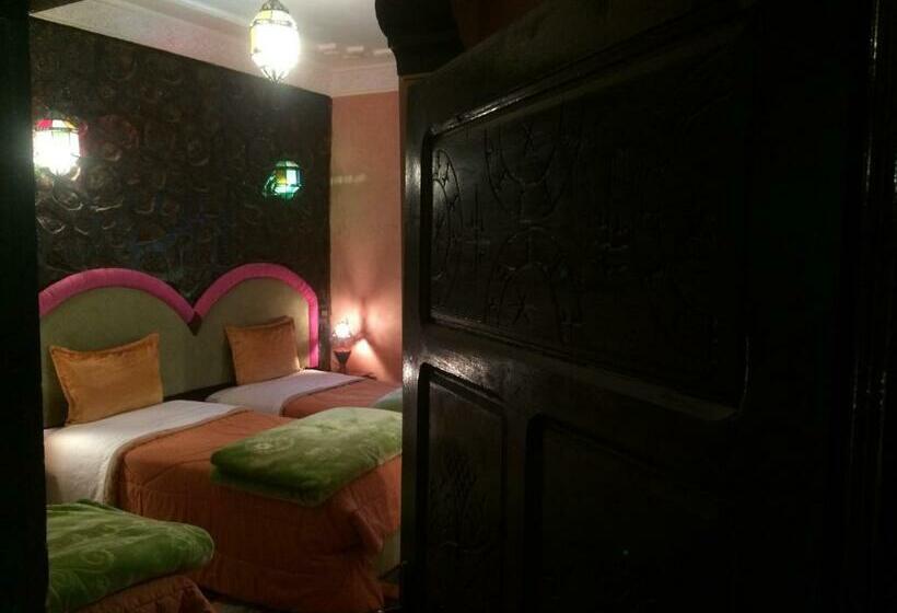 تختخواب و صبحانه Gite Tizi Mizik