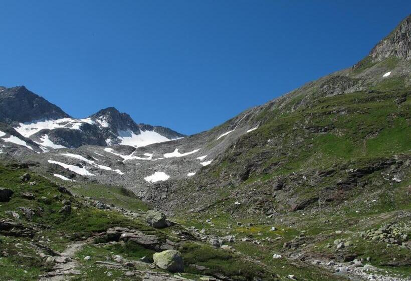 مبيت وإفطار Pension Dorfplatzl