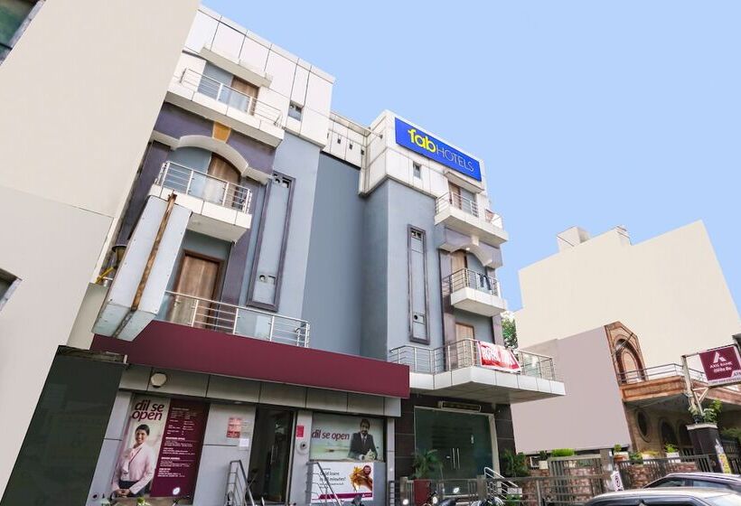 Fabhotel Royal Touch Patel Nagar