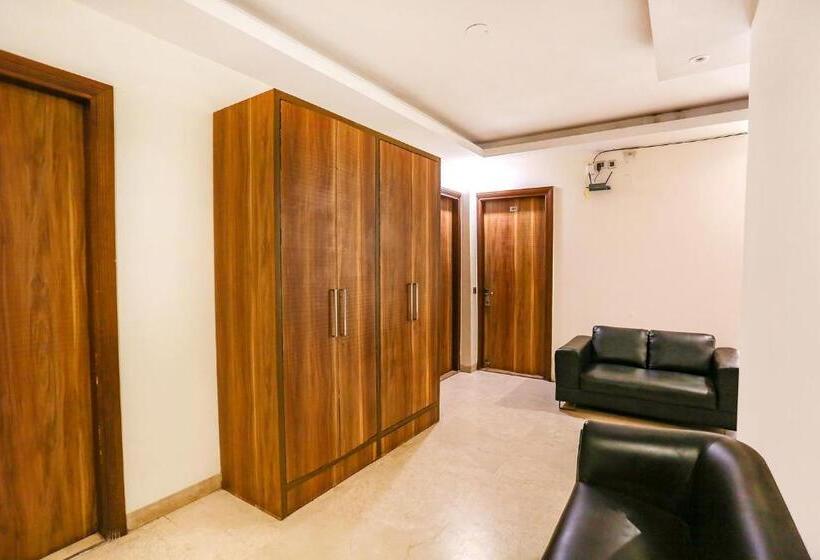 Fabhotel Royal Touch Patel Nagar