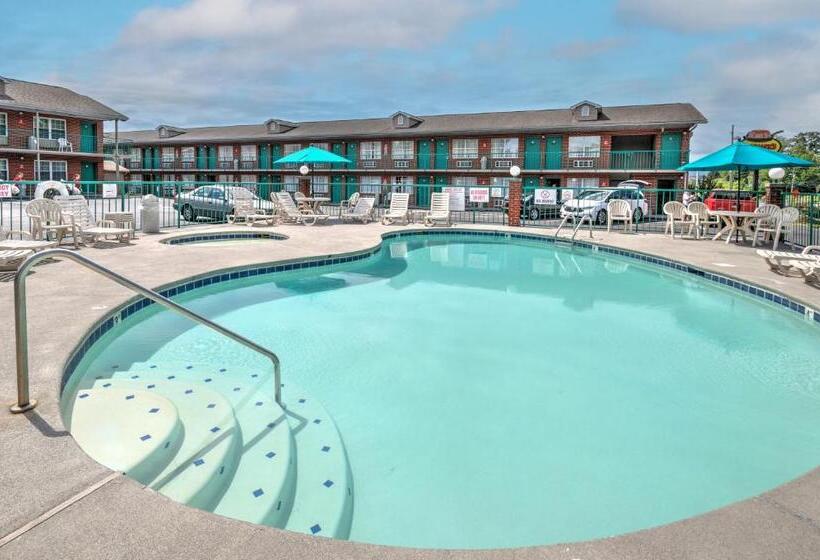هتل Mountain Aire Inn Sevierville  Pigeon Forge