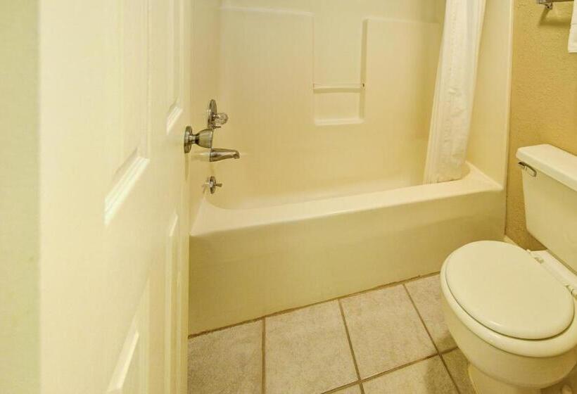 هتل Mountain Aire Inn Sevierville  Pigeon Forge