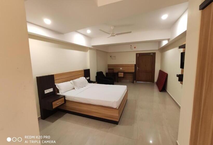 هتل Sree Gokulam Apartments