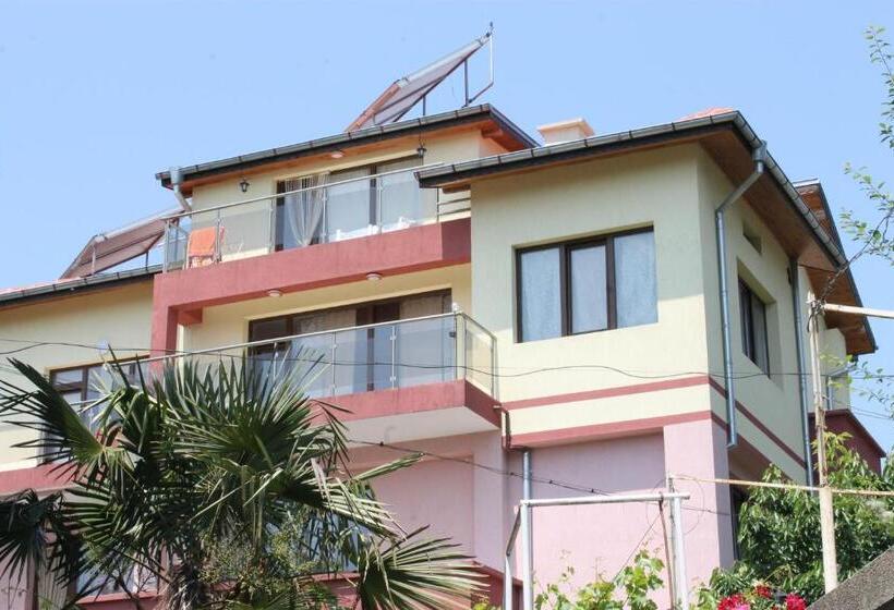 پانسیون Guest House Dara