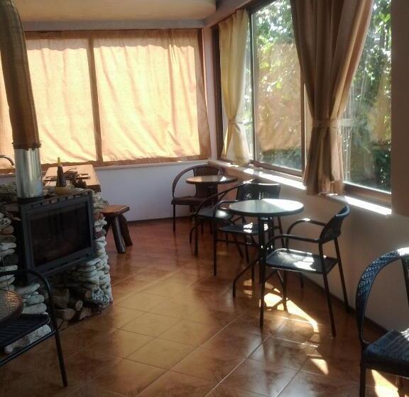 پانسیون Guest House Dara