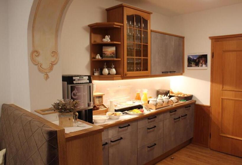 بنسيون Haus Anni