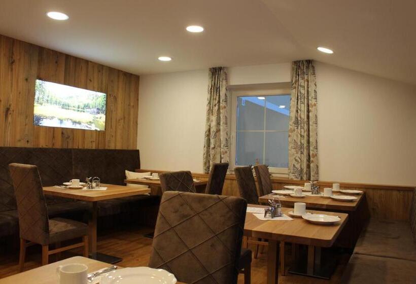 بنسيون Haus Anni