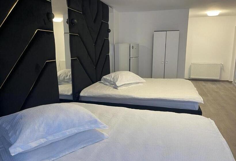 بنسيون Camere De Inchiriat La Tuguiata