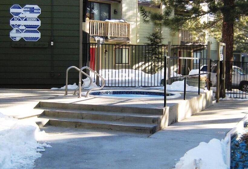 264   Beautiful Spacious Pet Friendly Townhome