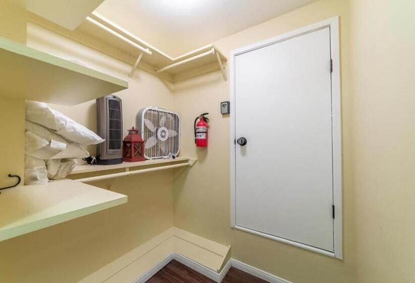292   Pet Friendly Mammoth Condo Pool Spa