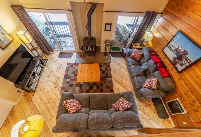 292   Pet Friendly Mammoth Condo Pool Spa