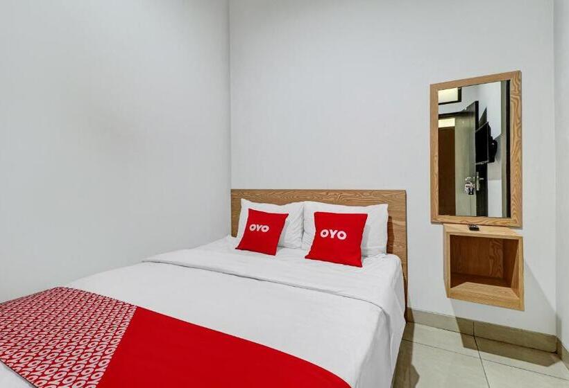 هتل Oyo 90688 Marta Residence