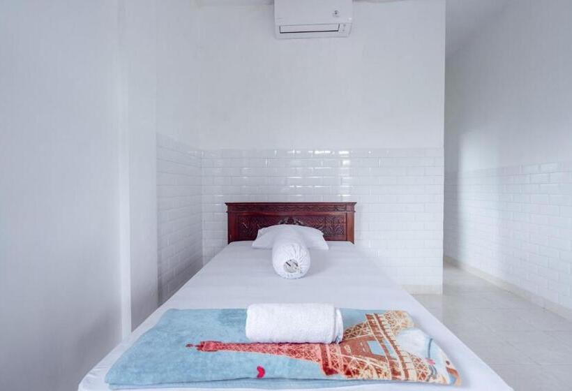 هتل Sdk Homestay Uluwatu
