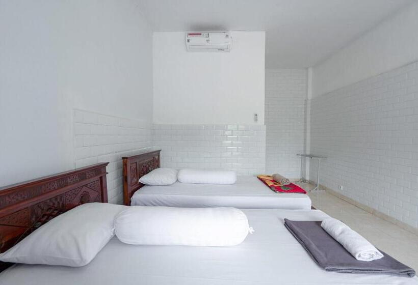 هتل Sdk Homestay Uluwatu