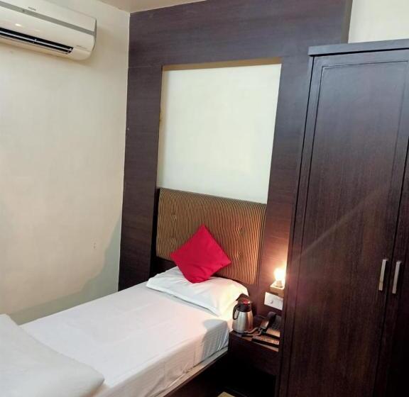 هتل V.i.p. Regency