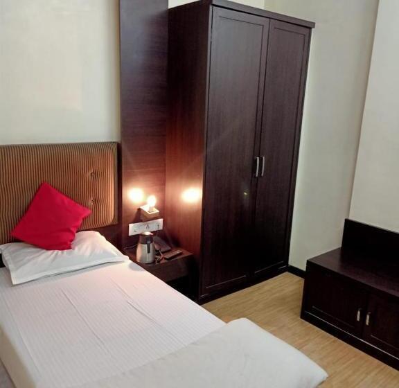 هتل V.i.p. Regency