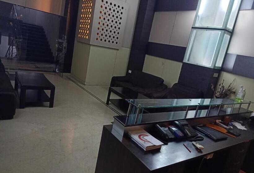 هتل V.i.p. Regency