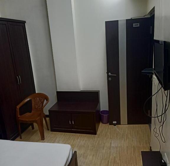 هتل V.i.p. Regency