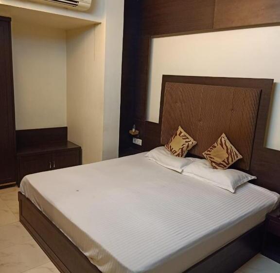 هتل V.i.p. Regency