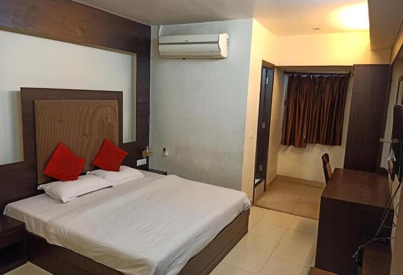 هتل V.i.p. Regency
