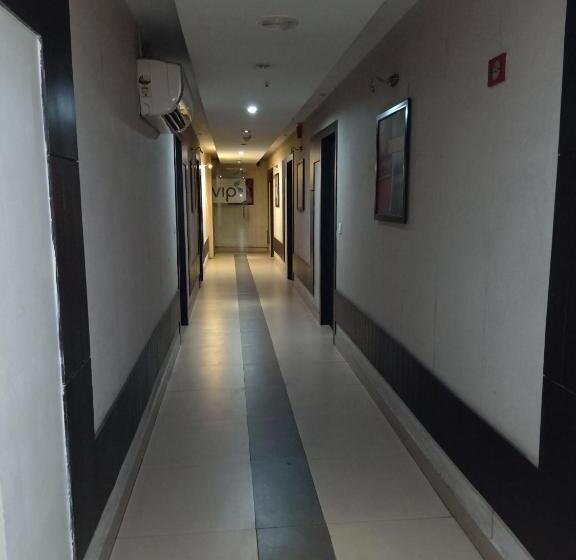 هتل V.i.p. Regency