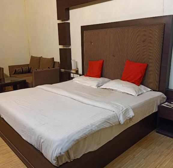 هتل V.i.p. Regency