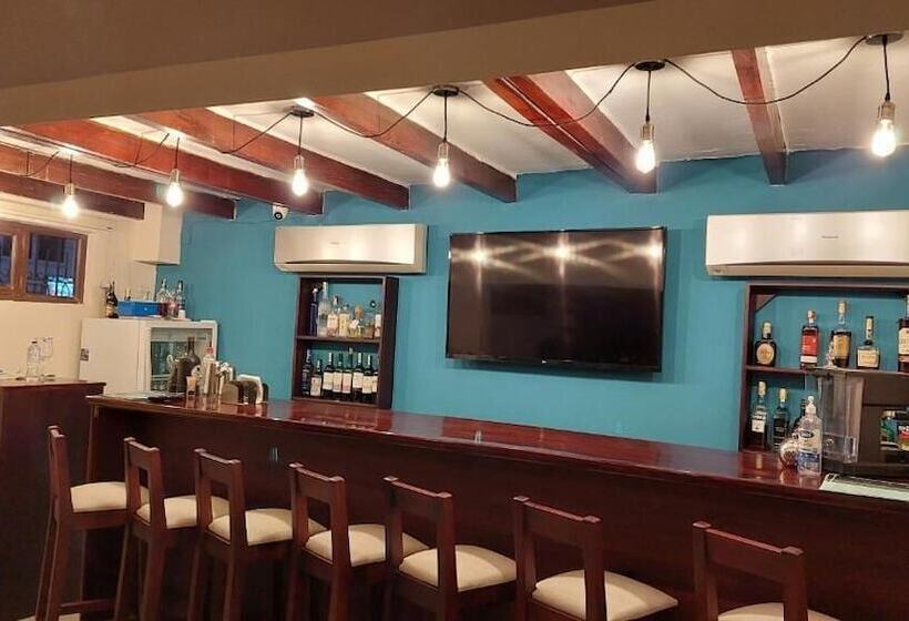 هتل Voyager Manta