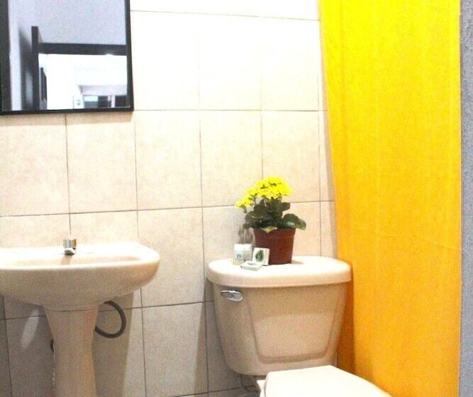 پانسیون Room In Guest Room   Standard Room With Two Single Beds