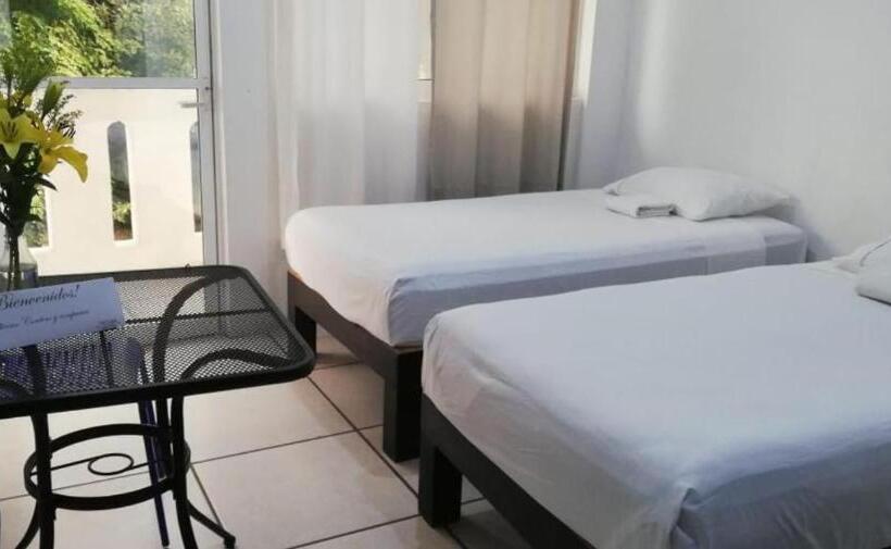 پانسیون Room In Guest Room   Standard Room With Two Single Beds
