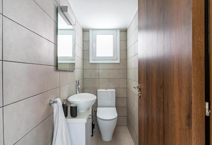 Spacious 3 Bedroom House In Larnaca