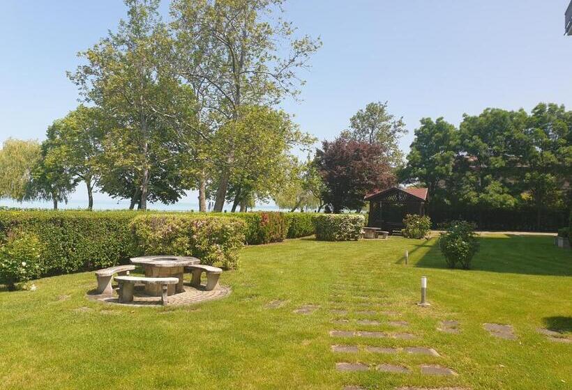 Balaton Lakeside Residence