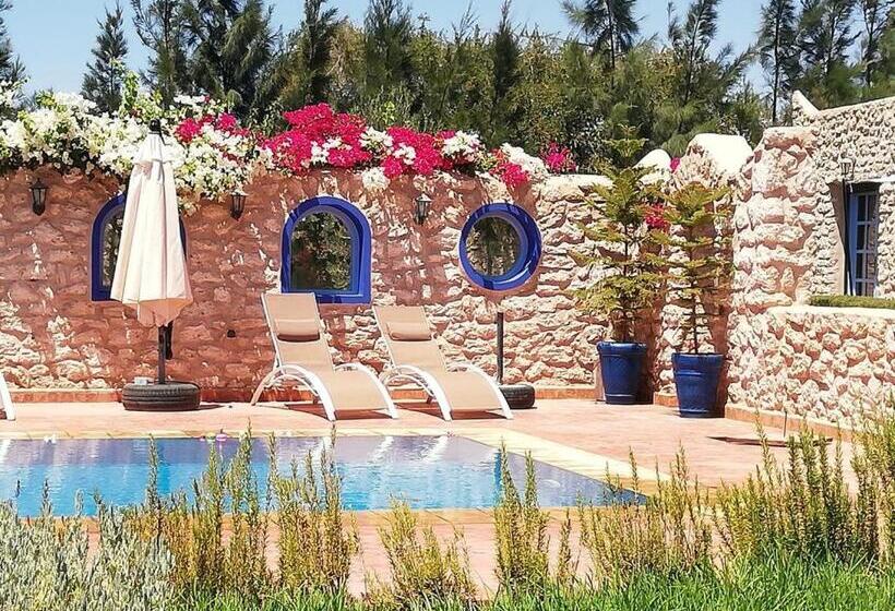 تختخواب و صبحانه Dar Yanis