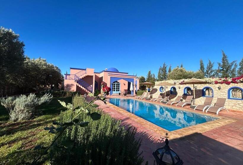 تختخواب و صبحانه Dar Yanis