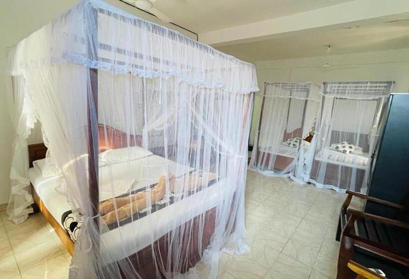 تختخواب و صبحانه Sunny Mood Guest House
