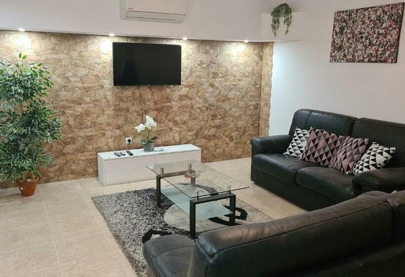 Impeccable 7 Bed Villa In Monforte Del Cid