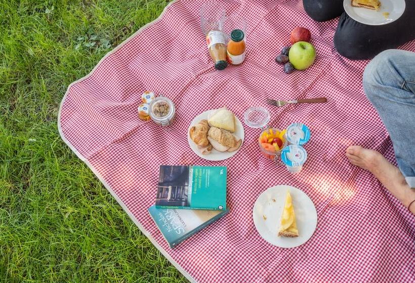 تختخواب و صبحانه Oleeva Garda Living Adults Only