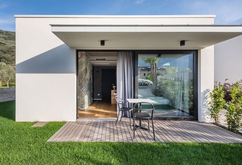 تختخواب و صبحانه Oleeva Garda Living Adults Only