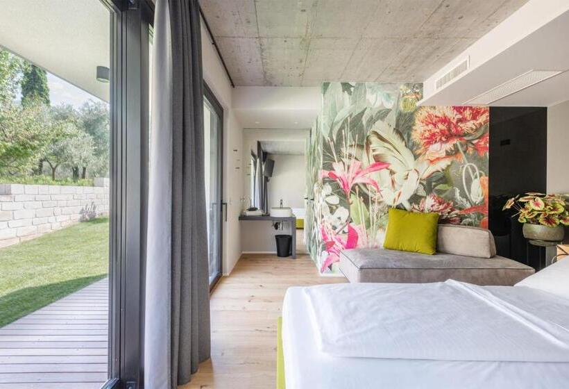 تختخواب و صبحانه Oleeva Garda Living Adults Only