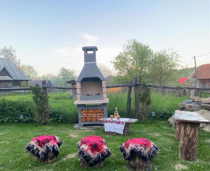 ペンション Căsuța Tivadar