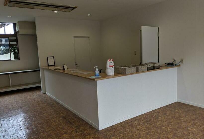 Hostel 街のホテル