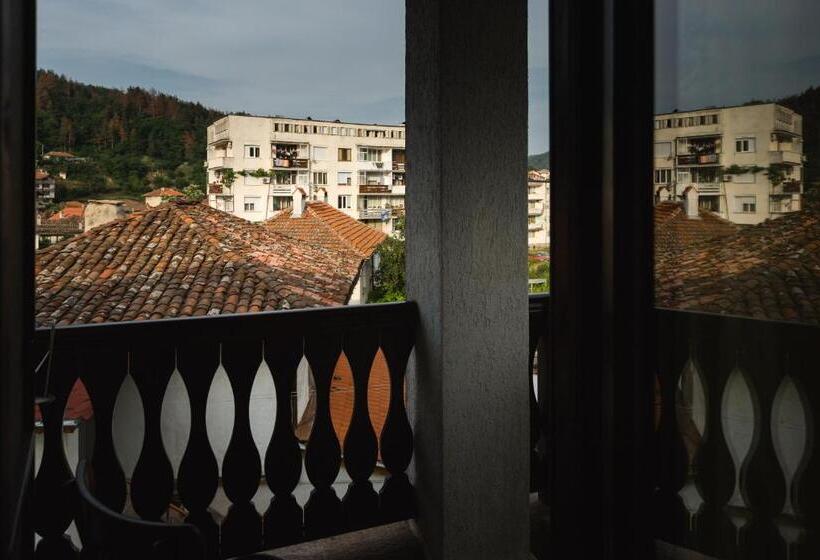 Pension (Hôtel basse catégorie) андреева къща