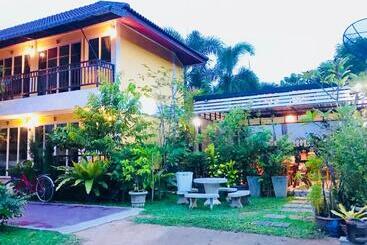 استراحتگاه Baan Chang Residence