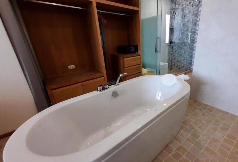 هتل Ama S House Luxury Boutique