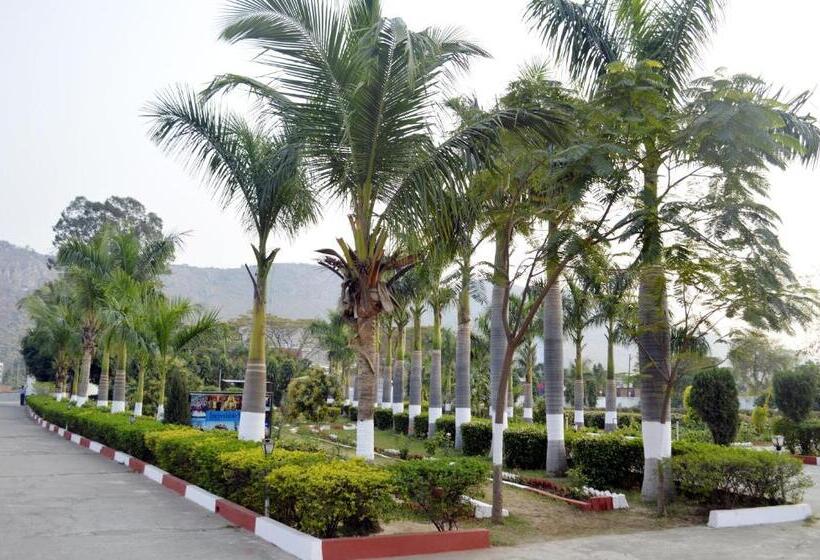 בית מלון כפרי The Rajgir Residency