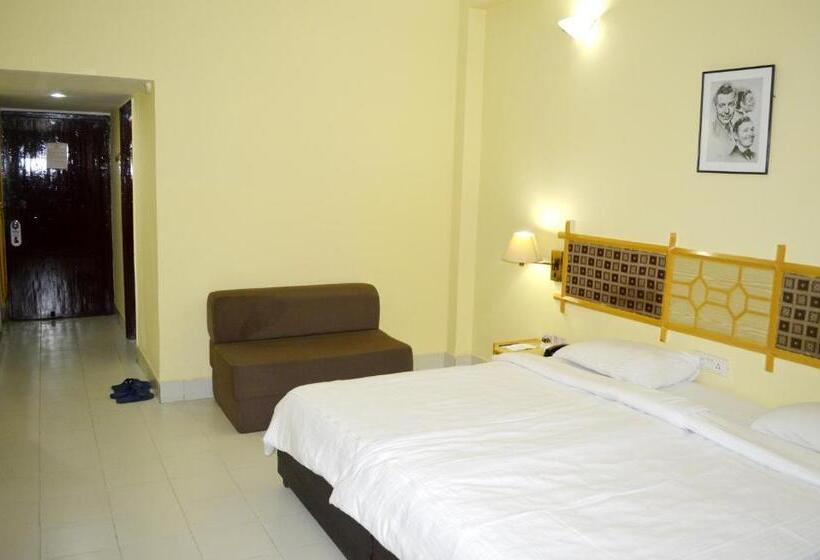 בית מלון כפרי The Rajgir Residency